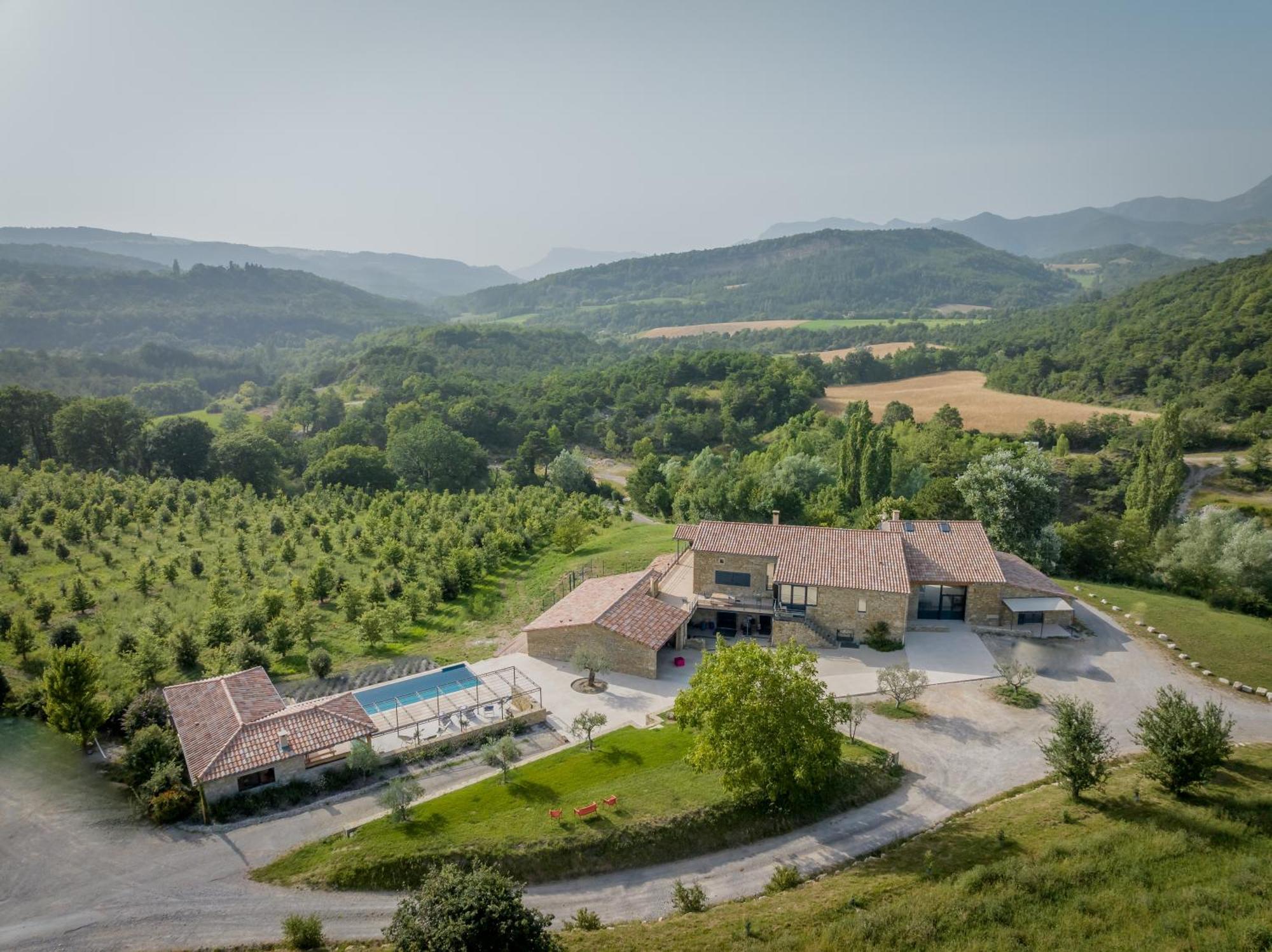 Bed and Breakfast Domaine De Chabanne Crupies Экстерьер фото